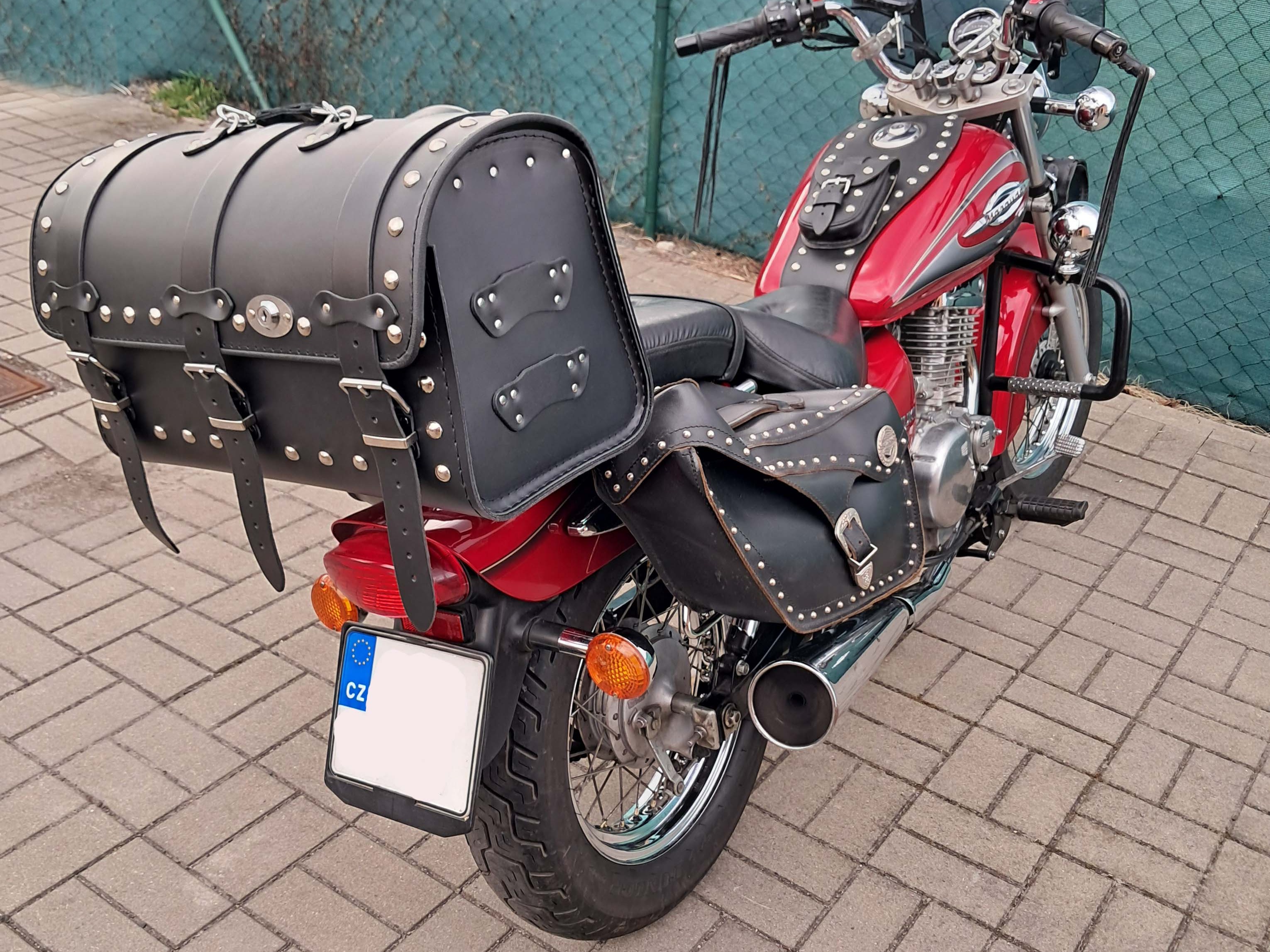 Kožený kufr - válec na chopper 50cm typ 13B
